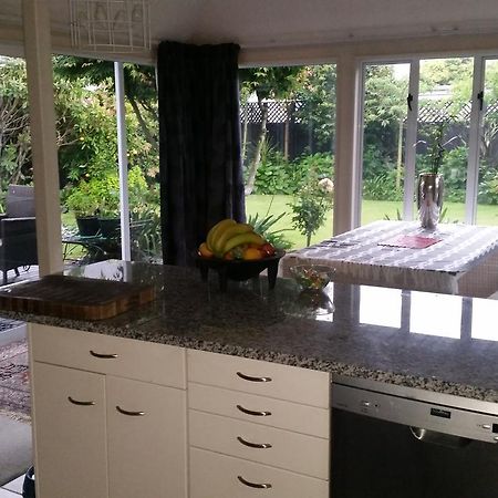 Berni'S Boutique Bnb Christchurch Exterior foto